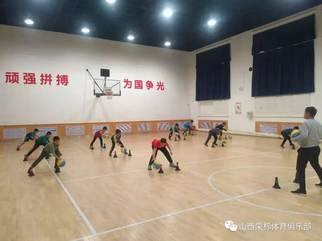 如何通过力量训练改善篮球运动员的速度和敏捷性?_2